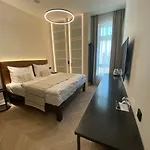 Chevron Hotel 4*