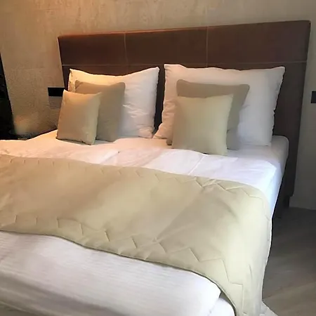 Chevron Hotel 4*