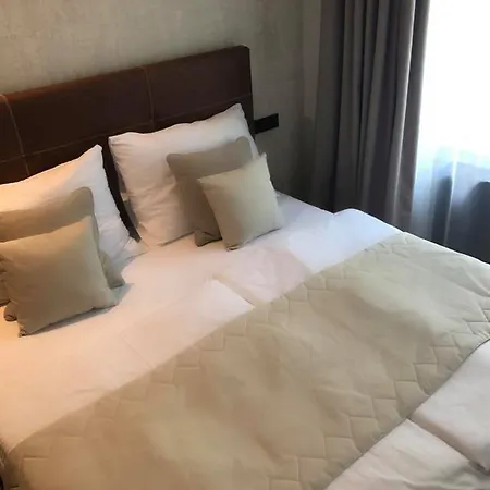 Chevron Hotel