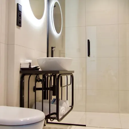 Chevron 4* براغ